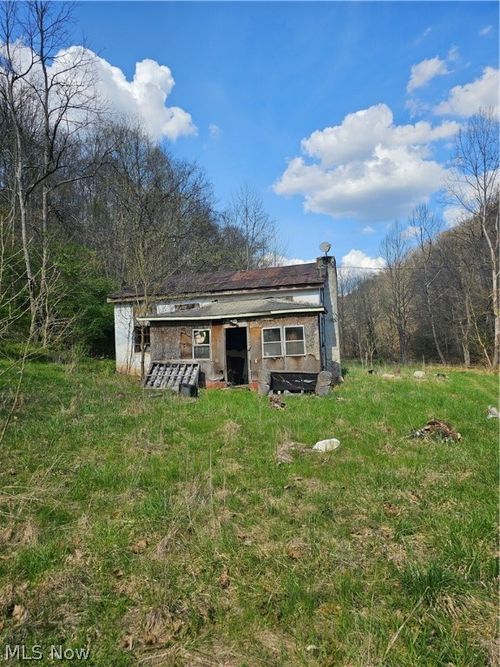2369 Toms Run, Spencer, WV, 25276-7839 | Card Image