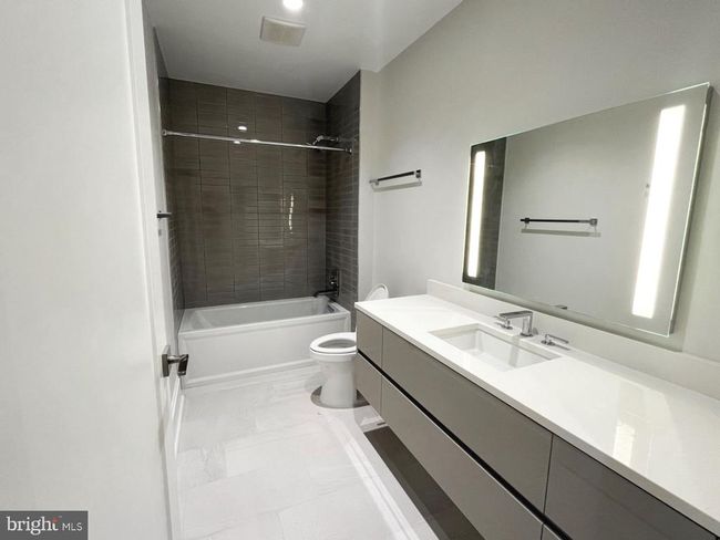 1104 - 7887 Jones Branch Dr, Condo with 3 bedrooms, 3 bathrooms and null parking in MCLEAN VA | Image 24