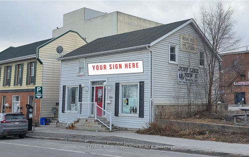 381 Queen St, Peterborough, ON, K9H3J7 | Card Image
