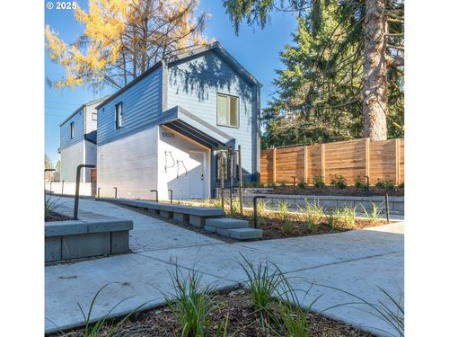 14-10025 Milwaukie Expy, Portland, OR, 97222 | Card Image