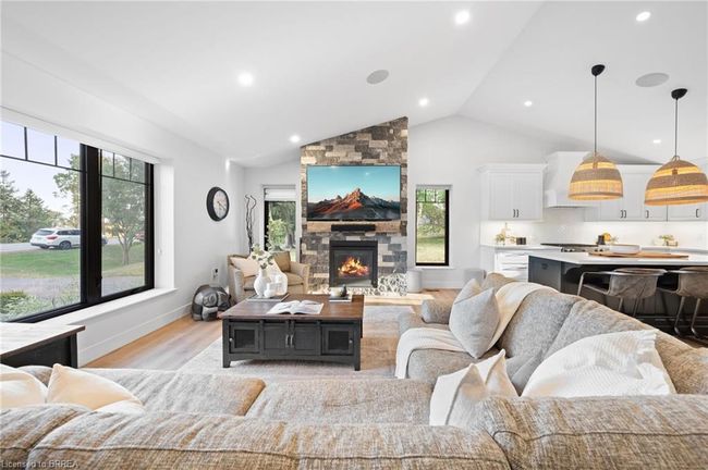 311 St George Rd, House other with 5 bedrooms, 2 bathrooms and 9 parking in Saint George ON | Image 5