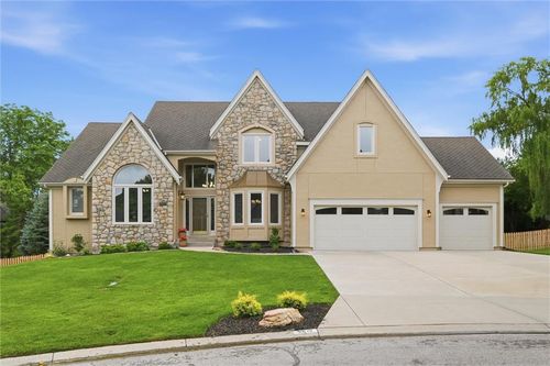 9019 W 139th Ter, Overland Park, KS, 66221-2117 | Card Image