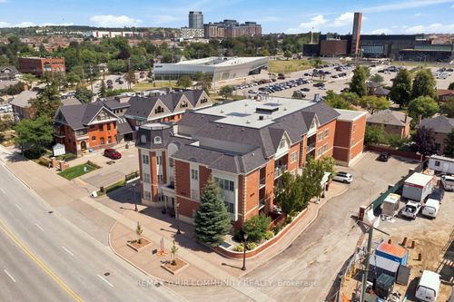 210-9973 Keele St, Maple, ON, L6A3Y5 | Card Image
