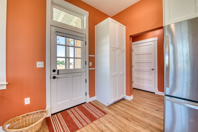 Front Entry to Hallway | Image 4