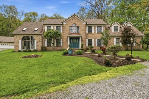 127 Spring Valley Rd, Valencia, PA, 16059-2823 | Card Image