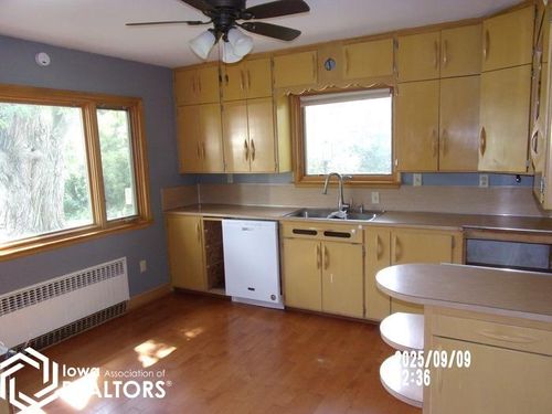 307 1st Ave Nw, Dayton, IA, 50530-7612 | Card Image