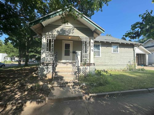 202 Park St, Winfield, KS, 67156-2454 | Card Image