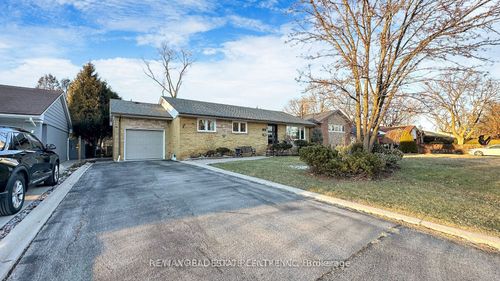 10 Suburban Dr, Mississauga, ON, L5N1G5 | Card Image