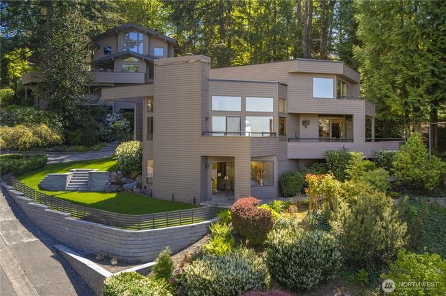13707 Se 51 St Pl, House other with 4 bedrooms, 4 bathrooms and 2 parking in Bellevue WA | Image 34