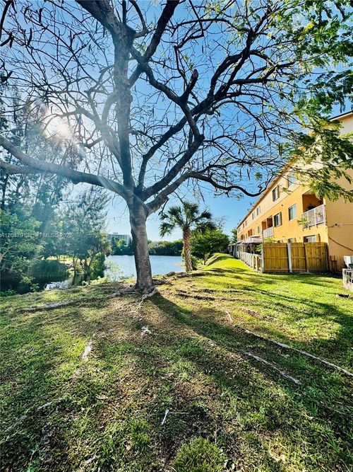 208-6245 Kendale Lakes Cir, Miami, FL, 33183-1959 | Card Image