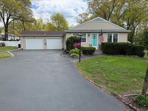 320 Brown St, Attleboro, MA, 02703-6987 | Card Image