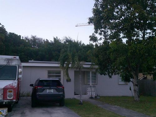 203-2127 Dewey St, Hollywood, FL, 33020-5938 | Card Image