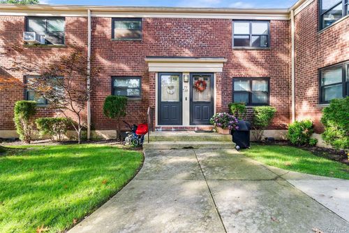 uppr-73 220th St, Oakland Gardens, NY, 11364-3001 | Card Image