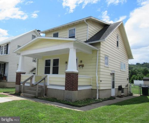 802 S Wayne Street, LEWISTOWN, PA, 17044 | Card Image