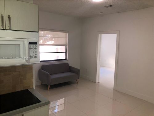 209-27 Collins Ave, Miami Beach, FL, 33140 | Card Image