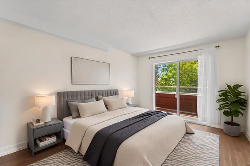 250 W 1st St, North Vancouver, BC, V7M1B4 | Card Image