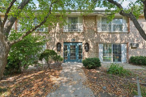 apt-4-930 Westbrooke Way, Hopkins, MN, 55343-8099 | Card Image