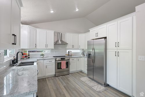 10787 S Pine Shadow Rd, South Jordan, UT, 84009-3999 | Card Image