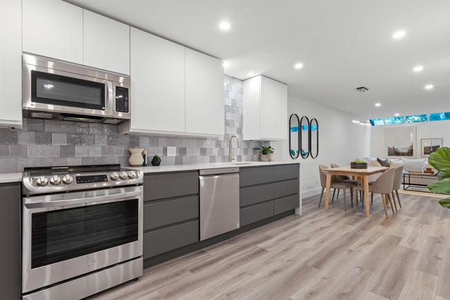 111 - 1500 Pendrell St, Condo with 2 bedrooms, 1 bathrooms and 2 parking in Vancouver BC | Image 8