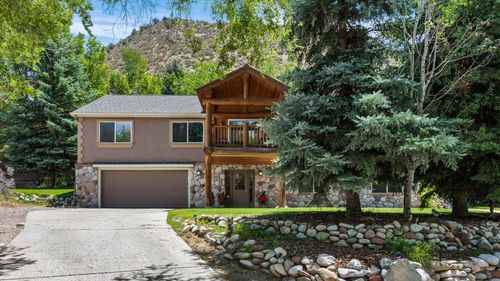 390 Jenny Pl, New Castle, CO, 81647-9462 | Card Image
