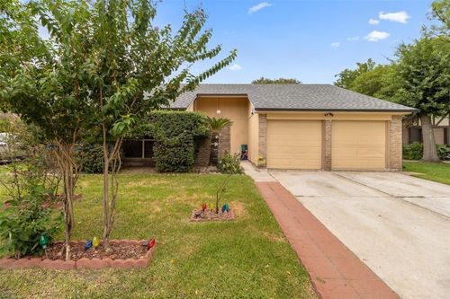 2743 Flintrock Cir, Houston, TX, 77067-1943 | Card Image