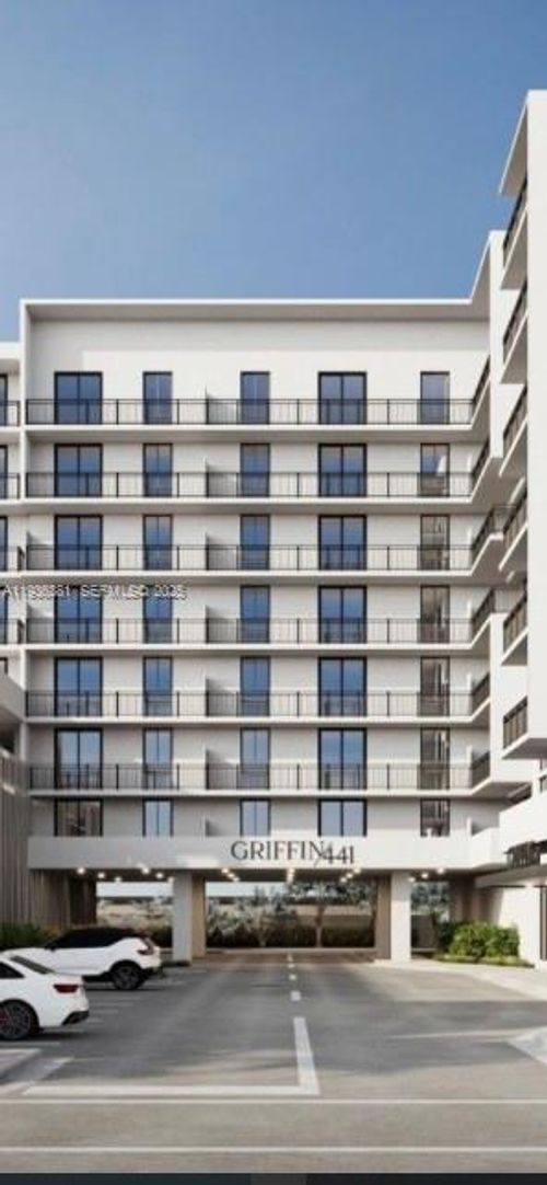 ph-1-4465 Griffin Rd, Davie, FL, 33314-4752 | Card Image