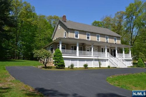 634 Mountain Ave, Twp Washingtn, NJ, 07676-4416 | Card Image