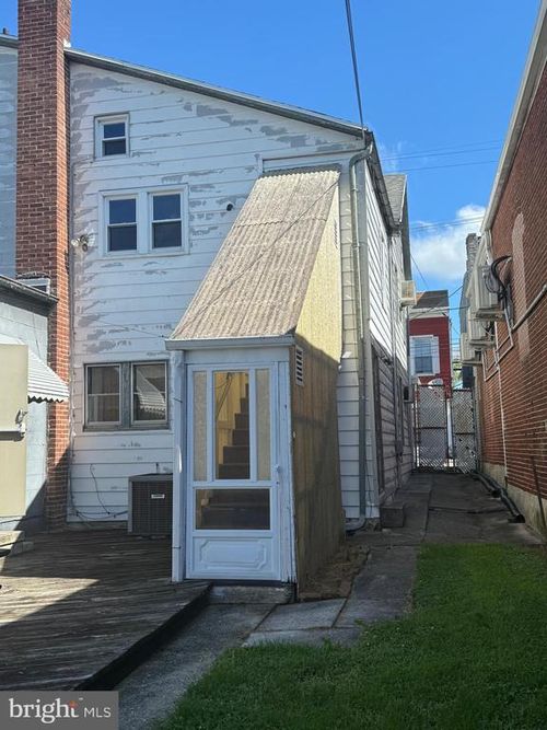 10 E Main St, DALLASTOWN, PA, 17313-2206 | Card Image