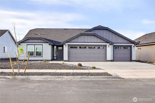 4306 W Redhead Ave, Moses Lake, WA, 98837-4415 | Card Image
