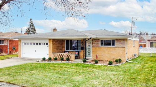 4760 Red Maple Dr, Warren, MI, 48092-4623 | Card Image