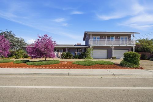 574 N Frankwood Avenue, Reedley, CA, 93654 | Card Image