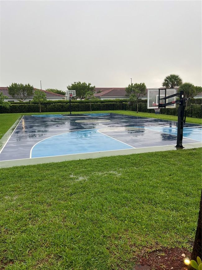 495 Ne 5 Th Way, Townhouse with 3 bedrooms, 3 bathrooms and null parking in Florida City FL | Image 24