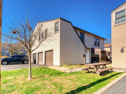 apt-d-562 Turney Rd, Bedford, OH, 44146-7344 | Card Image