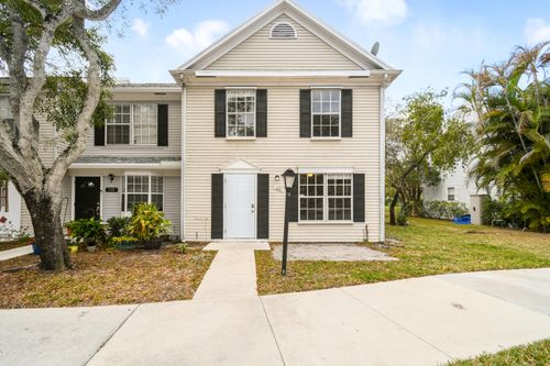 110 Old English Court, Jupiter, FL, 33458 | Card Image