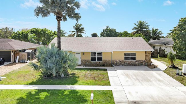 222 Las Palmas St, House other with 4 bedrooms, 3 bathrooms and null parking in Royal Palm Beach FL | Image 13