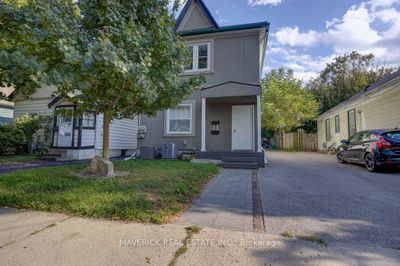 717 Central Ave, Home with 4 bedrooms, 2 bathrooms and 4 parking in London ON | Image 2