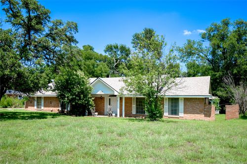 738 Westwood Dr, Marlin, TX, 76661-2205 | Card Image