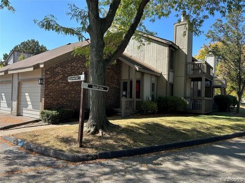 7490 S Brynmawr Ct, West Bloomfield, MI, 48322 | Card Image