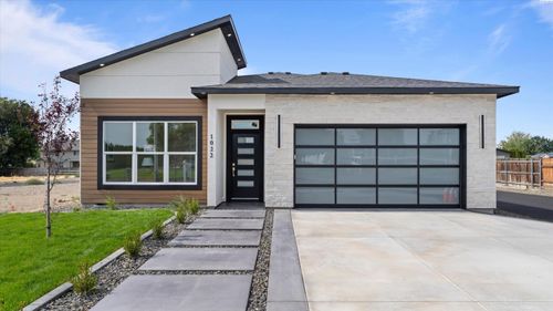 1022 Road 64, Pasco, WA, 99301-2176 | Card Image