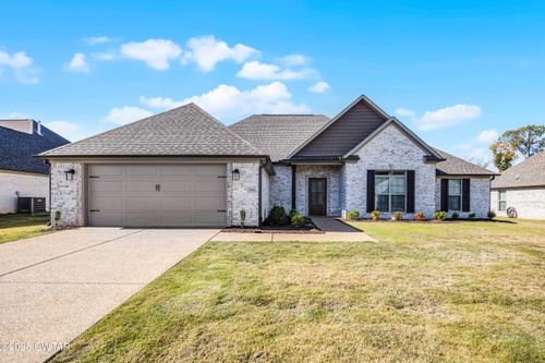 105 Garrison Dr, Jackson, TN, 38305-3292 | Card Image