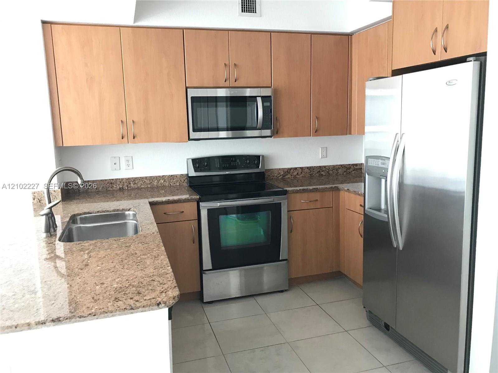 Residential Lease in Hollywood 5