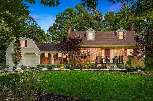 570 Aberfelda Dr, Springfield, OH, 45504-3975 | Card Image