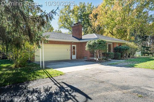 515 Whims Ln, Rochester, MI, 48306-2672 | Card Image