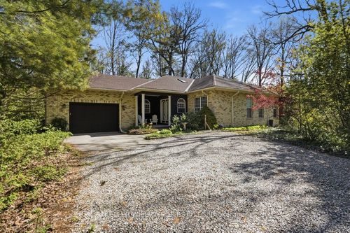10240 Woodpark Crt, Grand Bend, ON, N0M1T0 | Card Image