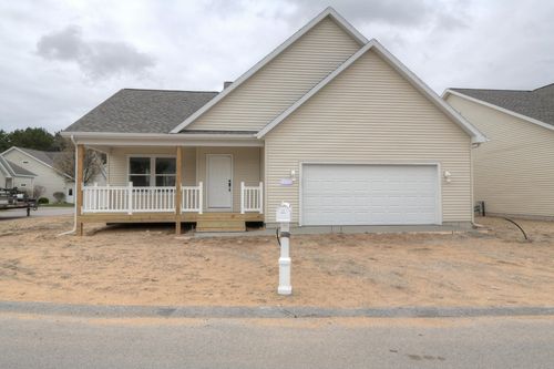 2793 Garnet Ct, Traverse City, MI, 49684-4721 | Card Image