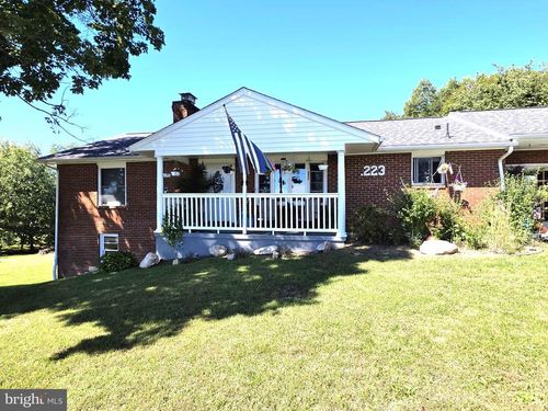 223 Stotelmyer Ln, MARTINSBURG, WV, 25405-6812 | Card Image