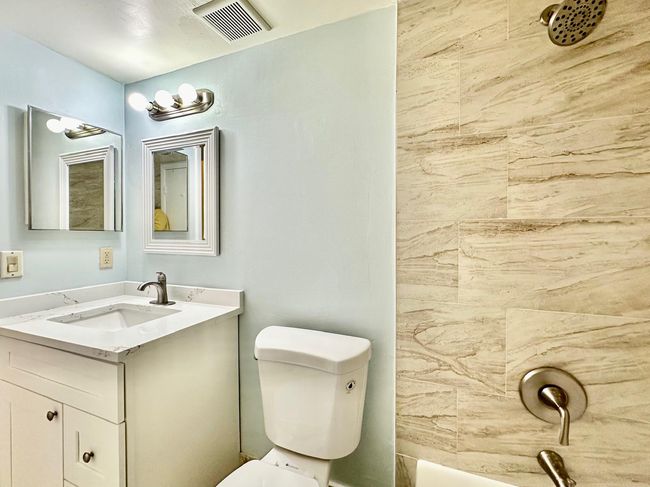 APT-818 - 9833 Westview Dr, Condo with 2 bedrooms, 2 bathrooms and null parking in Coral Springs FL | Image 24