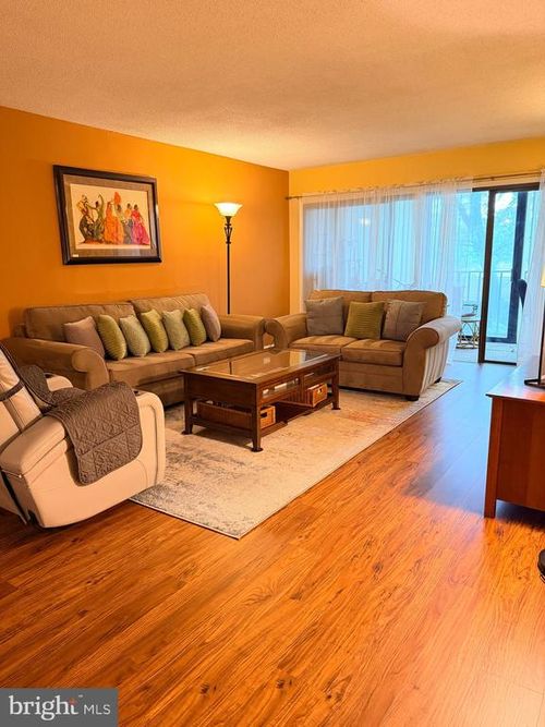 209-9200 Edwards Way, HYATTSVILLE, MD, 20783-3455 | Card Image