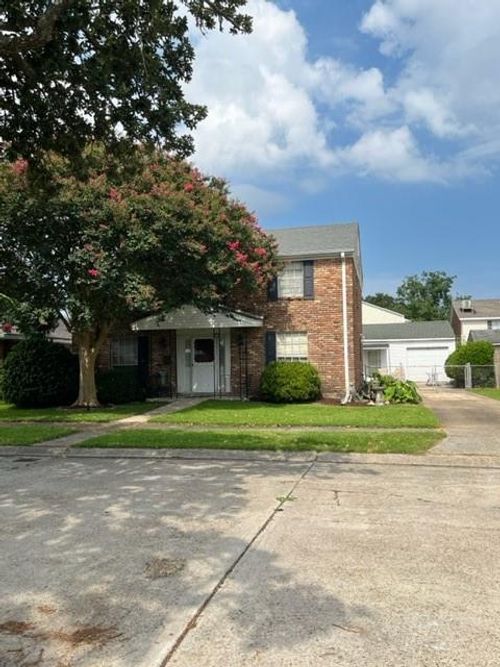 33 Antigua Dr, Kenner, LA, 70065-3504 | Card Image