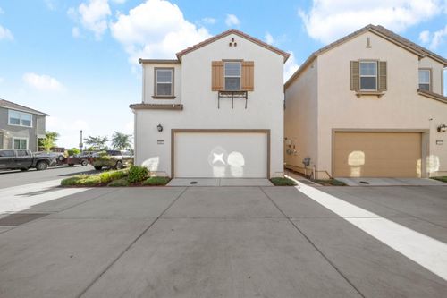 8987 Upbeat Way, Elk Grove, CA, 95757 | Card Image